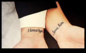 Συμβολικοί δεσμοί: Τατουάζ ζευγαριού που γιορτάζουν την άθραυστη ουσία της αιώνιας αγάπης